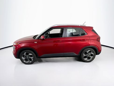 Used 2023 Hyundai Venue Limited FWD image 8