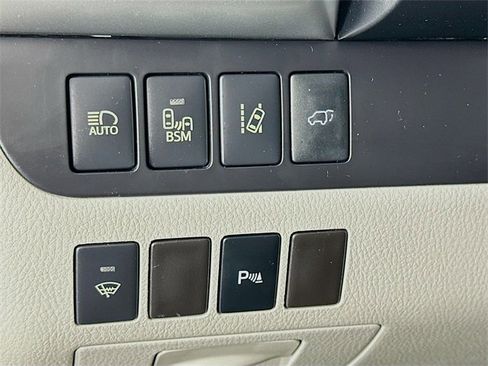 Used 2014 Toyota Highlander Limited image 23