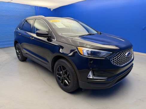 Used 2024 Ford Edge SEL w/ Convenience Package AWD/4WD image 2