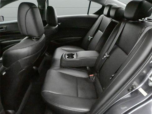 Used 2018 Acura ILX w/ AcuraWatch Plus Package image 11