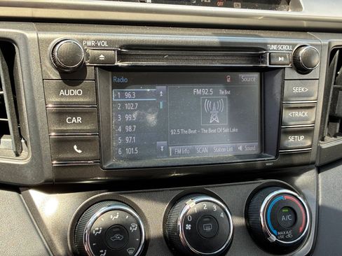 Used 2015 Toyota RAV4 LE FWD image 21