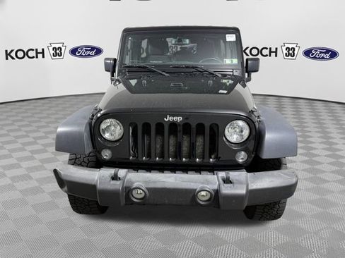 Used 2016 Jeep Wrangler Unlimited Rubicon w/ Connectivity Group AWD/4WD image 2