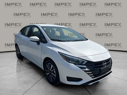 Used 2025 Nissan Versa SV image 7