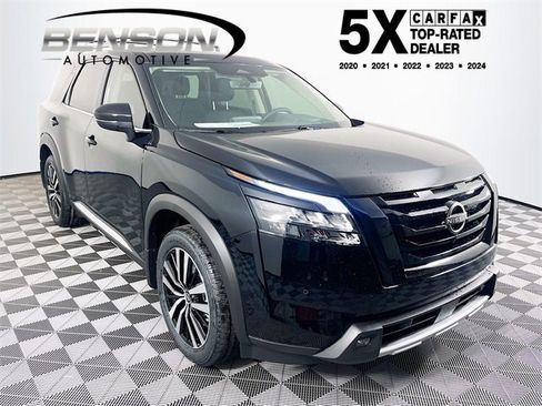 New 2025 Nissan Pathfinder Platinum image 1