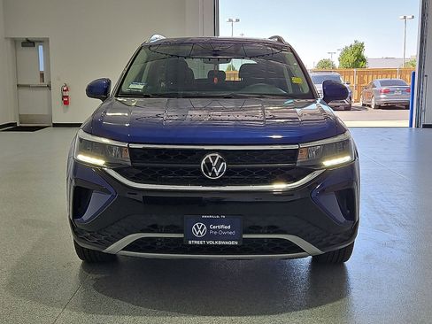 Certified 2023 Volkswagen Taos SE FWD image 3