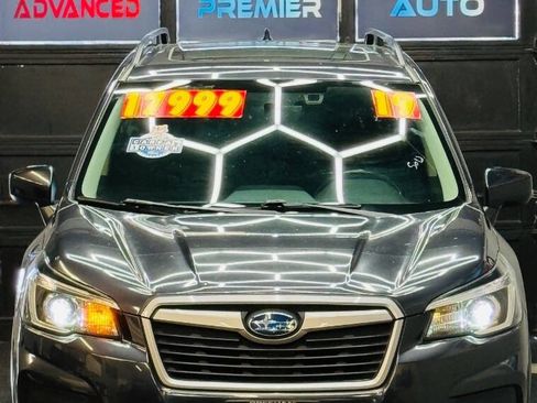 Used 2019 Subaru Forester Premium AWD/4WD image 5