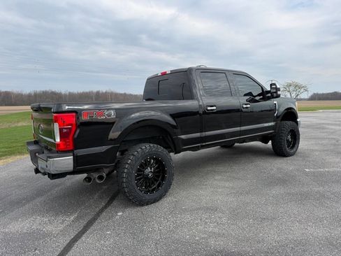 Used 2017 Ford F250 Lariat w/ Lariat Ultimate Package image 5