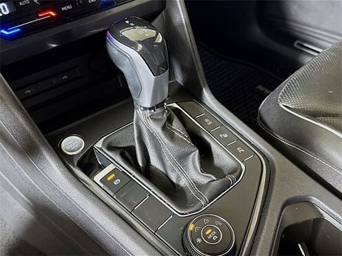 Used 2023 Volkswagen Tiguan SEL R-Line image 15