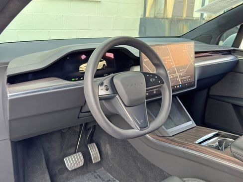 Used 2022 Tesla Model X AWD/4WD image 12