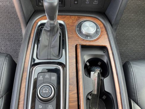 Certified 2024 Nissan Armada SL image 27