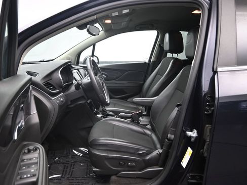 Used 2021 Buick Encore Preferred AWD/4WD image 21