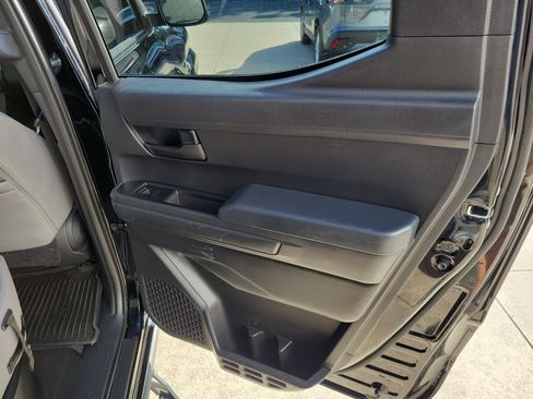 Certified 2025 Toyota Tacoma SR5 AWD/4WD image 29