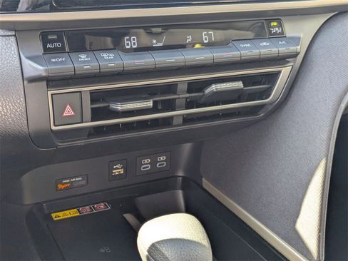 Used 2025 Toyota Camry LE image 21