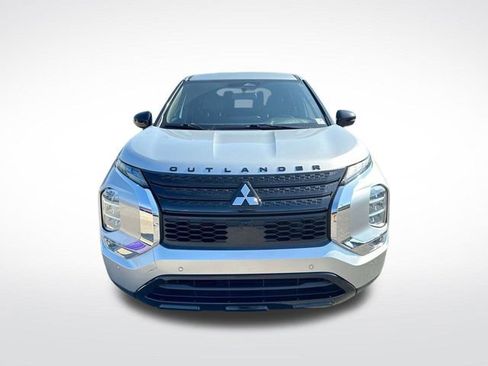 Used 2023 Mitsubishi Outlander SE image 8
