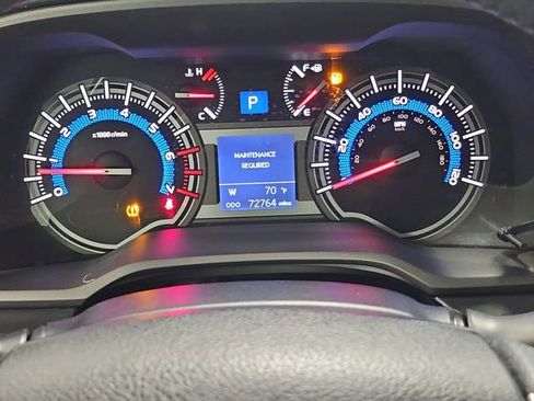 Used 2016 Toyota 4Runner SR5 AWD/4WD image 17
