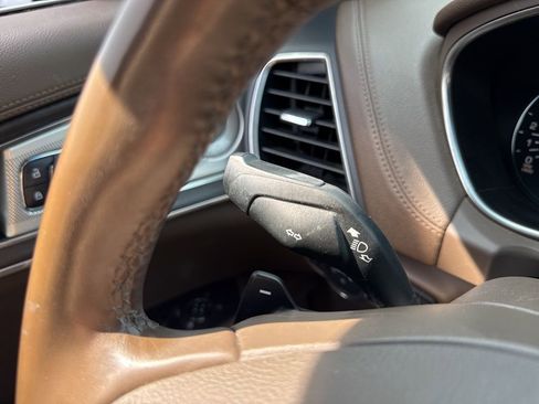 Used 2017 Lincoln MKX Reserve w/ Luxury Package image 16