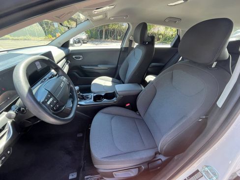 Used 2025 Kia K4 FWD image 25