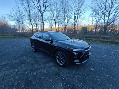 New 2026 Chevrolet Trax LT image 7