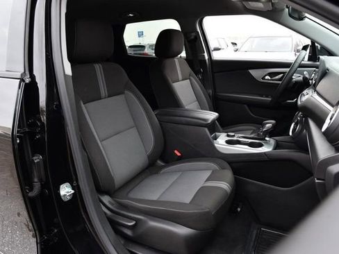 Used 2025 Chevrolet Blazer LT image 17