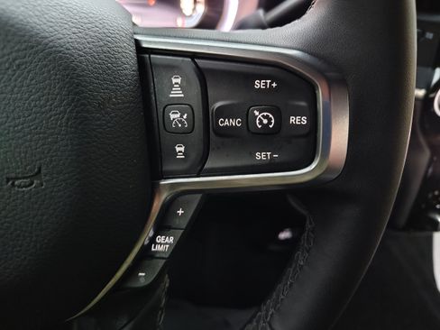 Used 2026 RAM 2500 Laramie AWD/4WD image 31