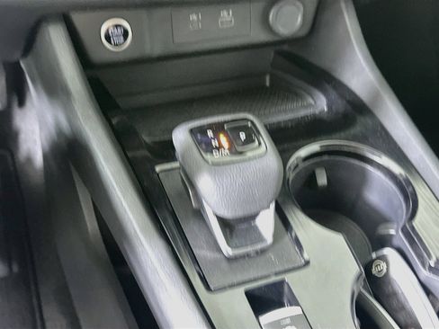 Used 2023 Nissan Rogue SV FWD image 23