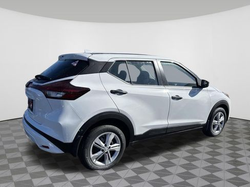Certified 2025 Nissan Kicks Play S FWD image 3