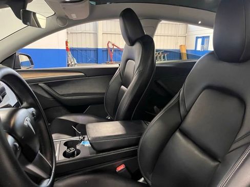 Used 2023 Tesla Model Y 2WD image 23