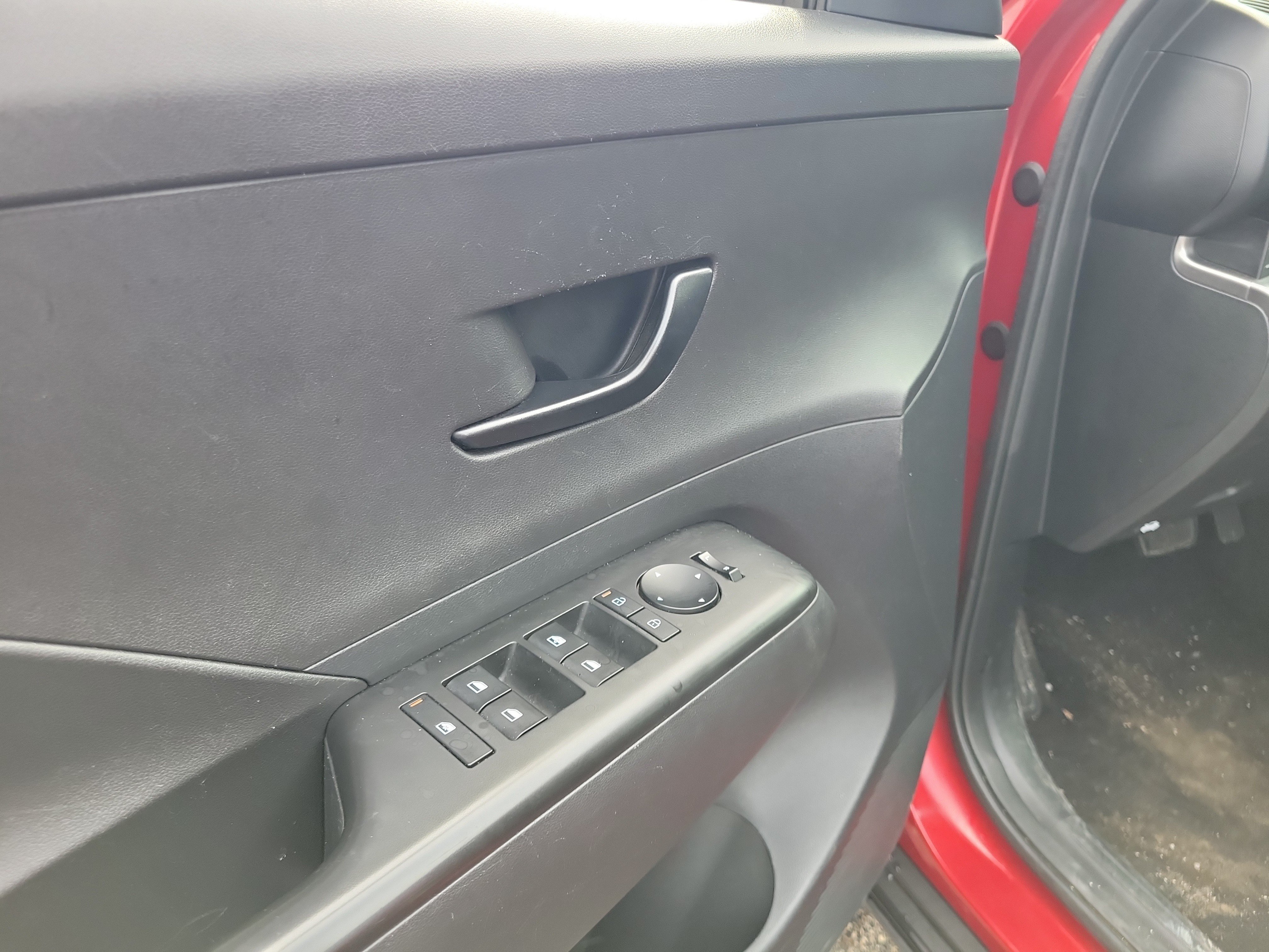 Used 2025 Hyundai Kona SEL AWD/4WD image 18