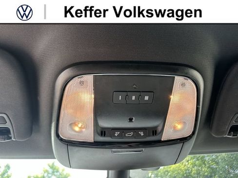 Used 2025 Dodge Durango GT RWD image 25