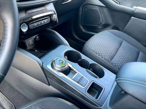 Used 2025 Ford Escape Active w/ Active Premium Tech Pack AWD/4WD image 19