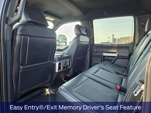 Used 2022 Ford F350 Lariat w/ Black Appearance Package AWD/4WD image 13
