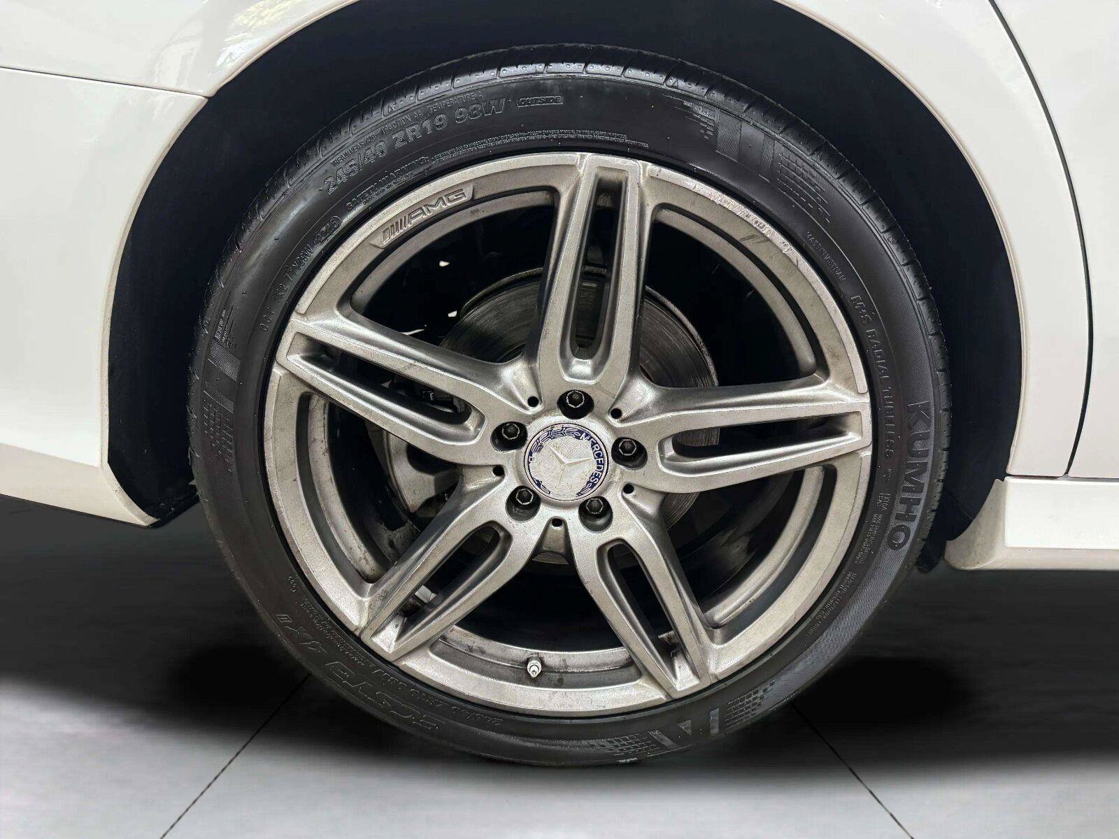 Used 2017 Mercedes-Benz E 300 4MATIC image 33