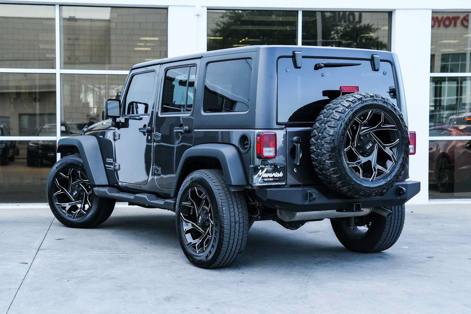 Used 2018 Jeep Wrangler Unlimited Sport S AWD/4WD image 16