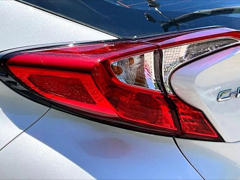 Used 2019 Toyota C-HR Limited FWD image 30