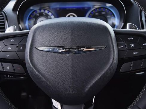 Used 2023 Chrysler 300 S image 18