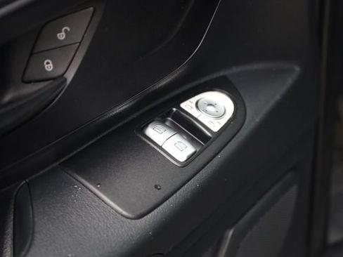 Used 2023 Mercedes-Benz Metris Passenger image 13