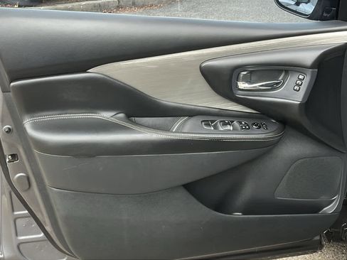 Used 2018 Nissan Murano SL w/ Moonroof Package image 9