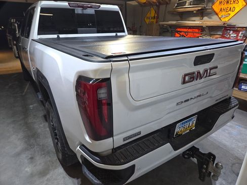 Used 2024 GMC Sierra 3500 Denali w/ Denali Reserve Package image 3