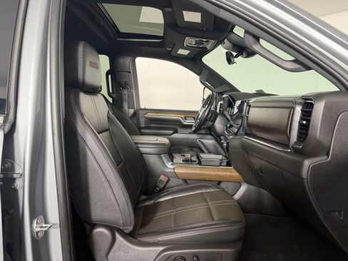 Used 2024 Chevrolet Silverado 3500 High Country w/ Technology Package AWD/4WD image 31