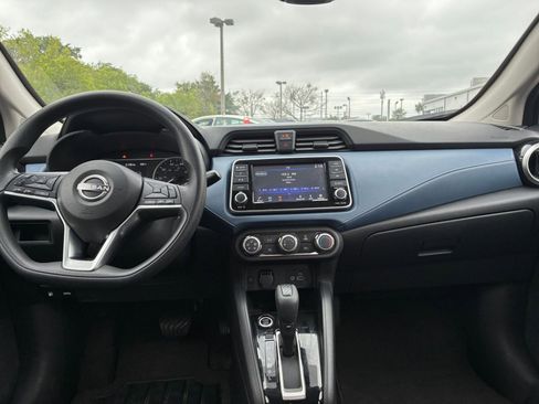 Used 2025 Nissan Versa SV image 17