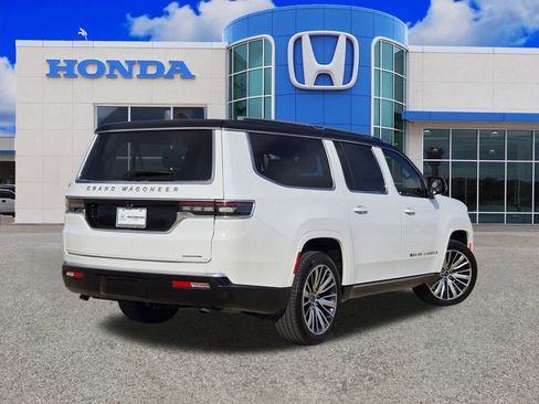 Used 2024 Jeep Grand Wagoneer L Series III AWD/4WD image 3