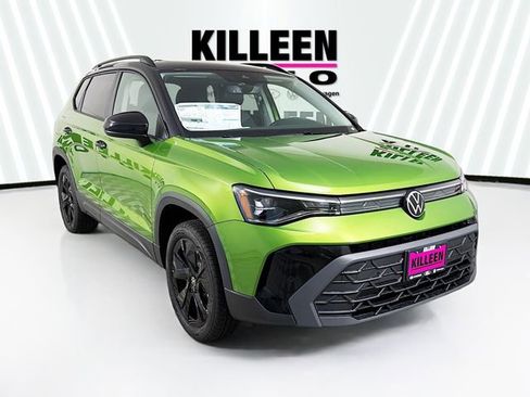 New 2026 Volkswagen Taos SE FWD image 1