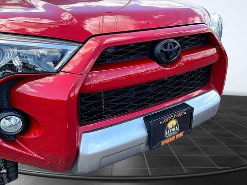 Used 2019 Toyota 4Runner TRD Off-Road Premium AWD/4WD image 33