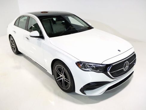 Used 2025 Mercedes-Benz E 350 4MATIC Sedan image 26