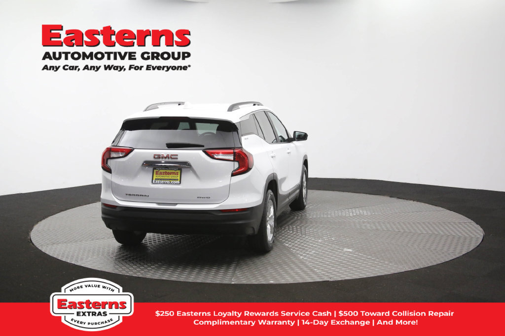 Used 2023 GMC Terrain SLE w/ Driver Convenience Package AWD/4WD image 42
