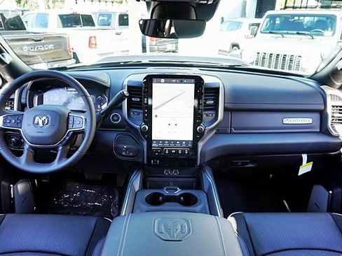 New 2026 RAM 2500 Laramie AWD/4WD image 27