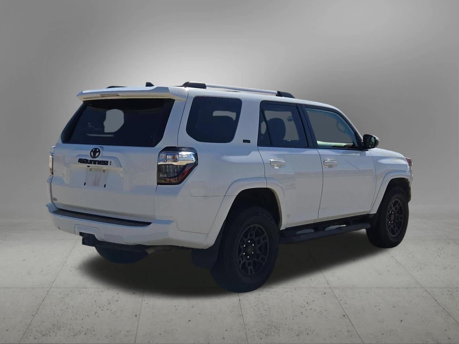 Used 2023 Toyota 4Runner SR5 AWD/4WD image 6