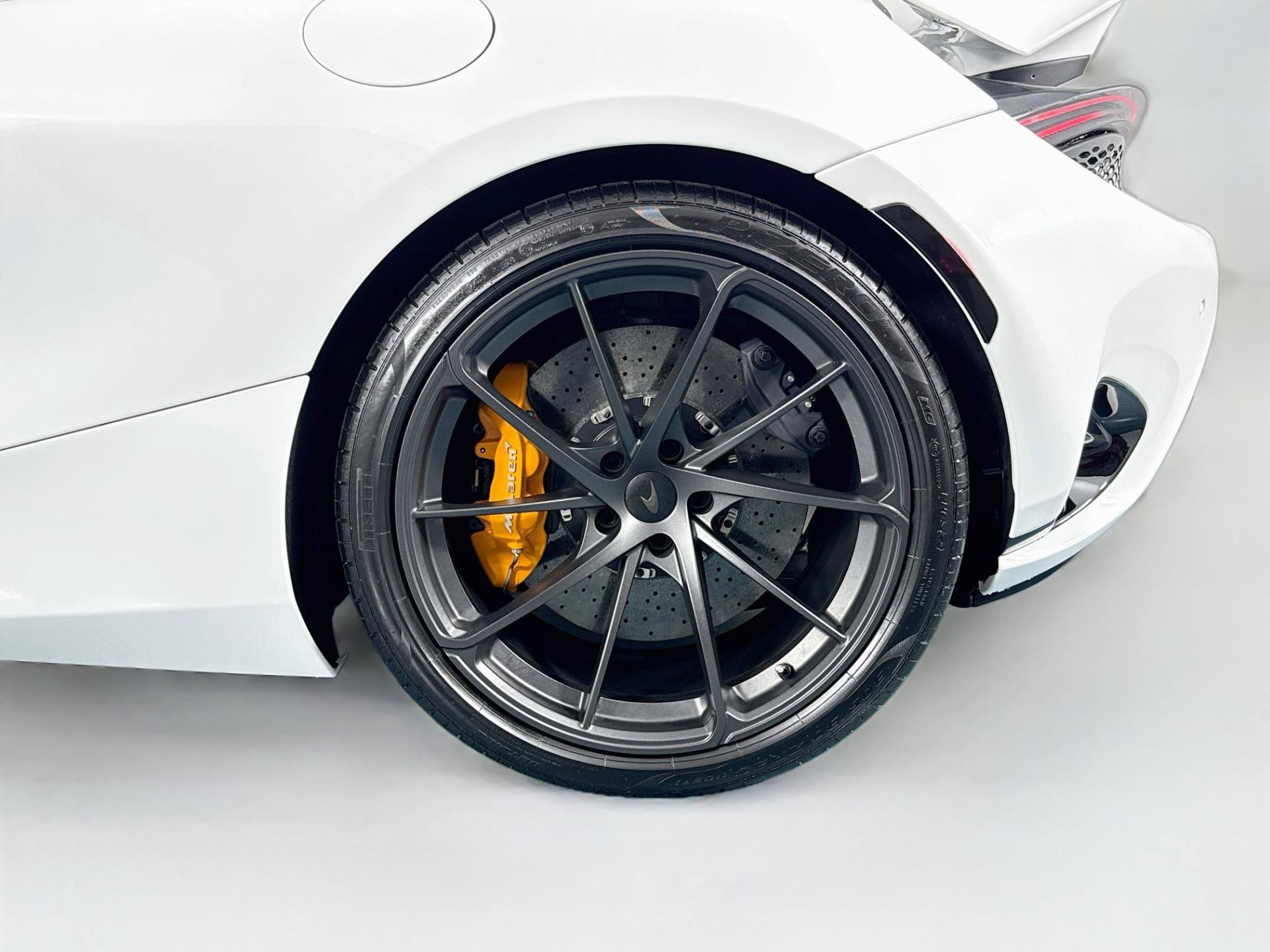 Used 2024 McLaren 750S Spider RWD image 50
