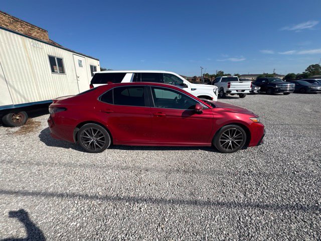 Used 2021 Toyota Camry SE FWD image 3