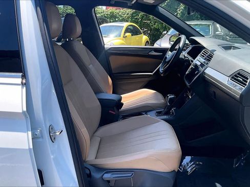 Used 2022 Volkswagen Tiguan SE FWD image 8